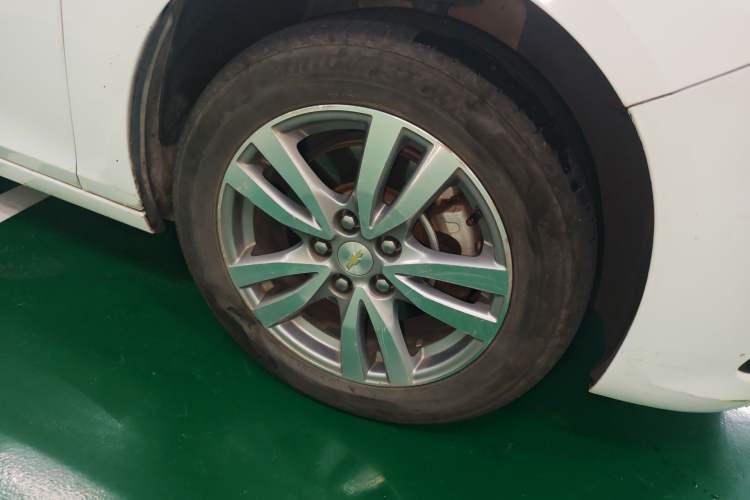 Used Chevrolet Malibu 2016 1.6T Automatic Luxury Edition Right Front Wheel Hub