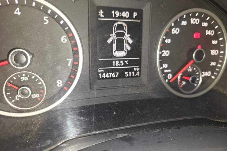 Used Volkswagen Tiguan 2010 1.8TSI Automatic All-Wheel-Drive Elite Edition Odometer Close Up