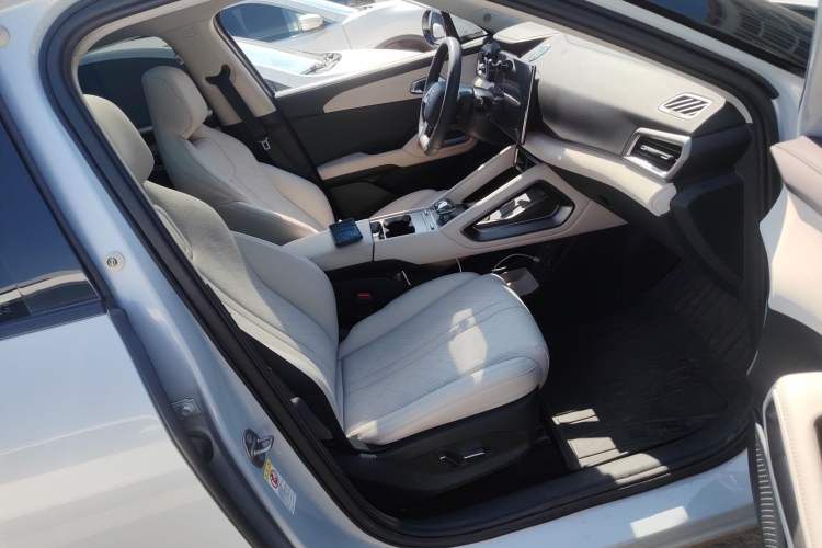 Used BYD Yuan UP 2024 401KM Beyond Edition
