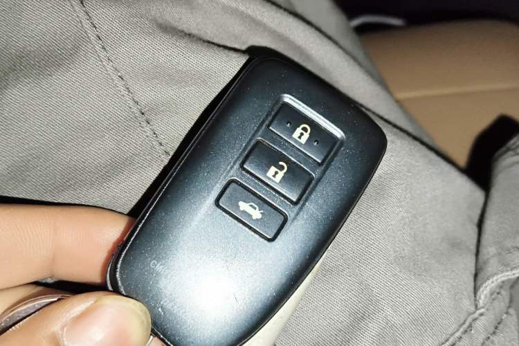 Used Lexus ES 2015 300h Comfort Edition
