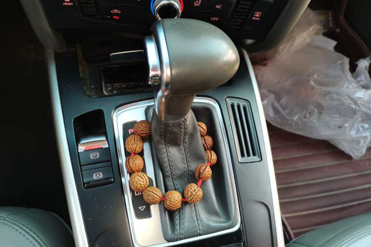 Used Audi A4L 2013 35 TFSI Automatic Standard Model Gear Lever