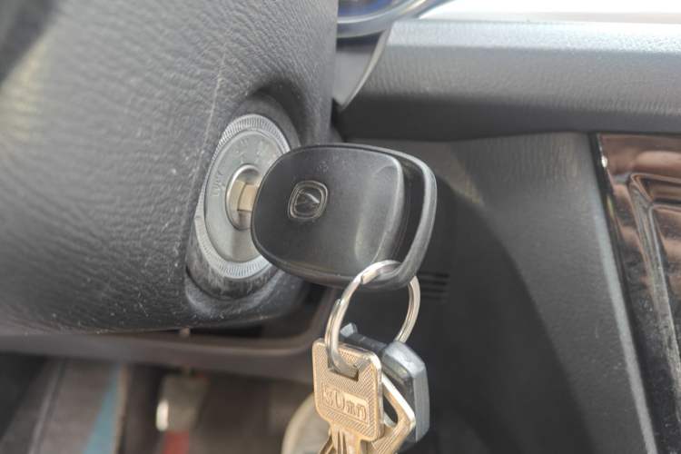 Used Changan Alsvin V7 2016 1.6L Manual LeShang Model China IV Standard