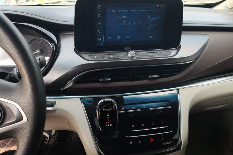 Used Buick GL8 2022 Land Cruiser Executive Class 652T Comfort Model
