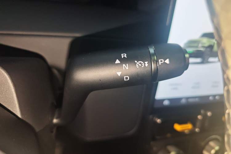 Used iCAR V23 2025 501 Four-Wheel Drive Intelligent Driving Version Gear Lever