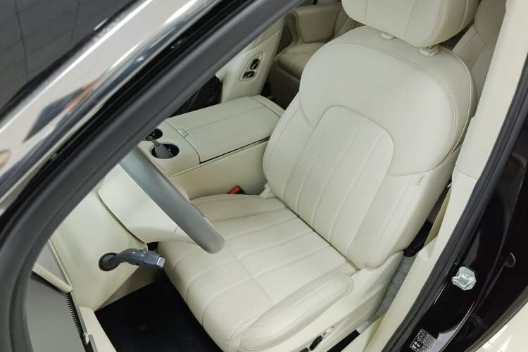 Used VOYAH Dream 2025 PHEV Four-Wheel Drive Excellence Kunpeng Edition Left Front Seat