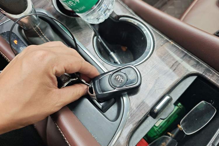 Used Buick Envision 2016 20T Two-Wheel-Drive Elite Model
