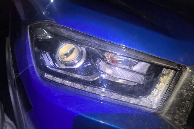 Used SAIC MAXUS T70 2021 2.0T Diesel Manual 4x4 Elite Edition with Long Bed and High Ground Clearance
