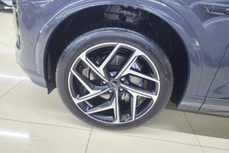 Used Audi Q6L e-tron 2026 First Launch Navigation Edition
