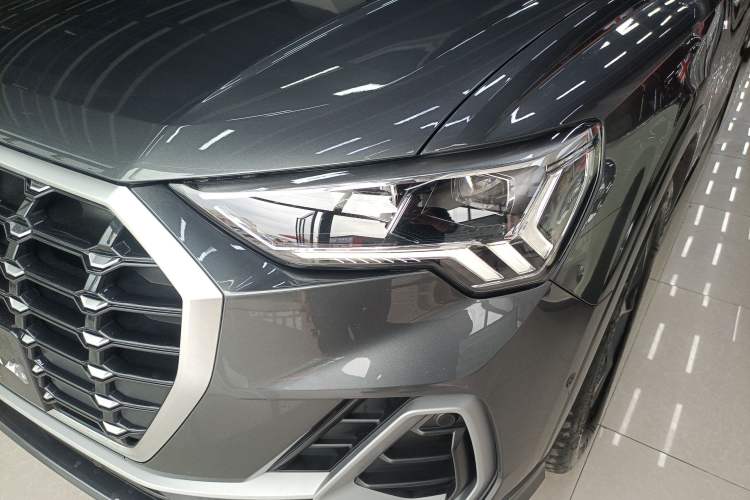 Used Audi Q3 2021 35 TFSI Fashion Dynamic Model

