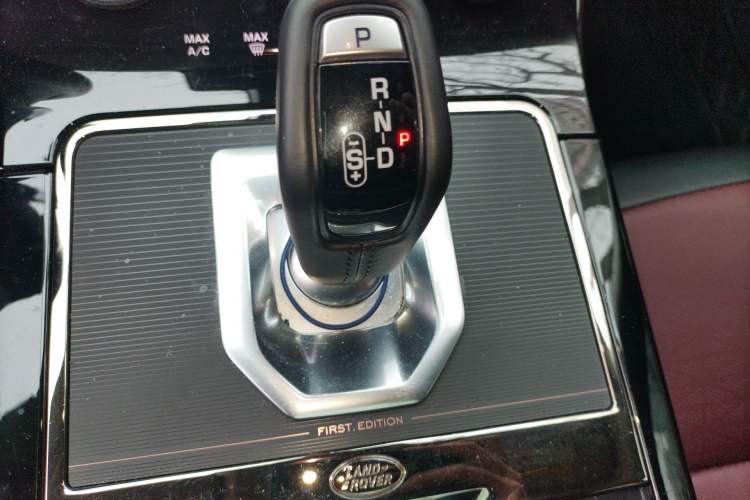 Used Land Rover Range Evoque 2021 Range Rover Velar L 249PS R-Dynamic First Edition Gear Lever