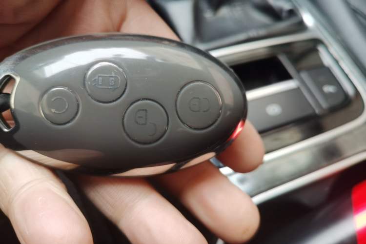 Used BYD Song MAX 2017 1.5T Automatic Smart Connect Elite 7-Seater Vehicle Key