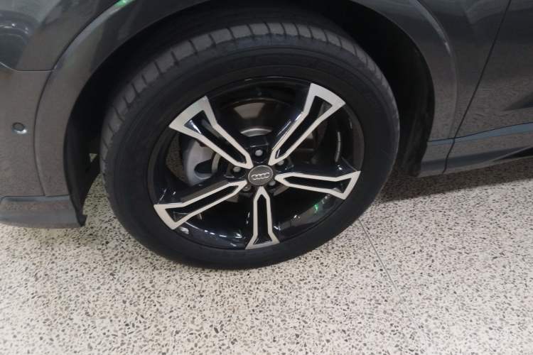 Used Audi Q3 2021 40 TFSI Fashion Dynamic Model