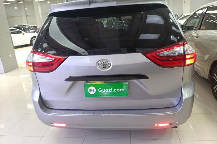 Used Toyota Sienna (Parallel Import) 2018 3.5L Two-Wheel Drive SE U.S. Specification
