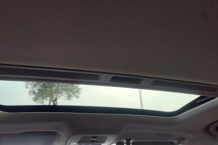 Used Roewe i6 2017 20T Automatic Flagship Edition
