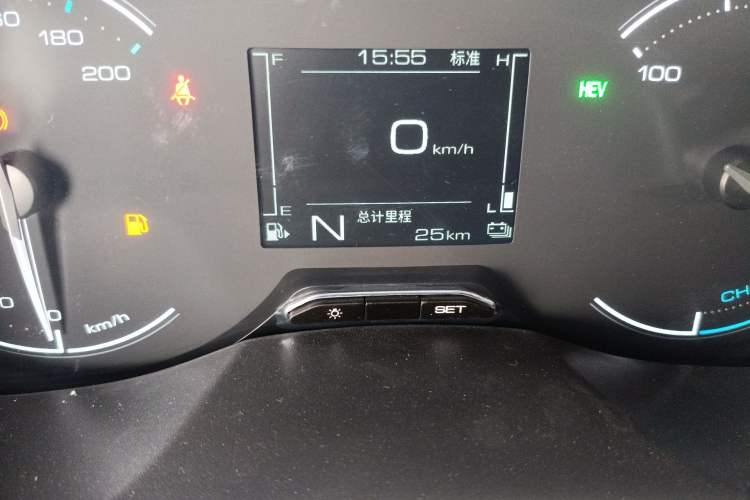 Used Wuling Hongguang New Energy 2025 Extended-Range Hybrid 50KM Comfort Version Odometer Close Up