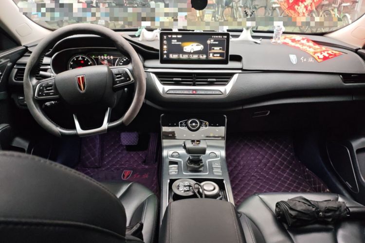 Used Hongqi H5 2022 Classic Model 1.8T Automatic Smart Connect Flagship Edition Center Console