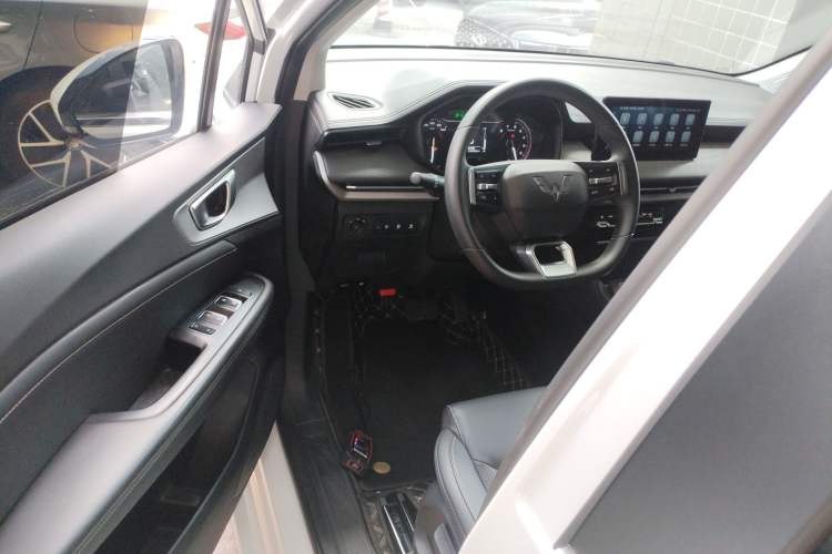 Used Wuling Jiachen 2022 1.5T CVT Smart Luxury Version