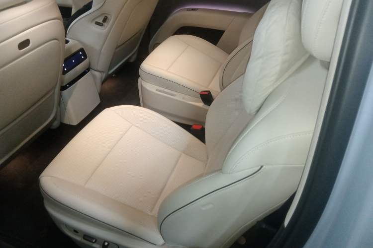 Used Li Auto i8 2025 Model Standard Version
