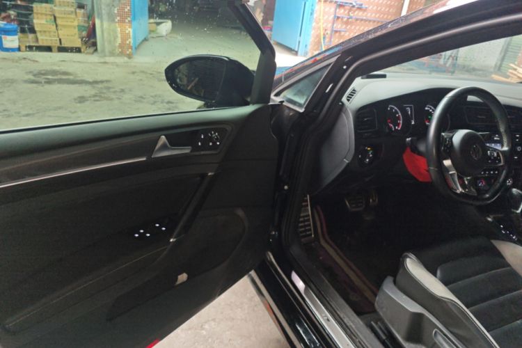 Used Volkswagen Golf 2018 280TSI Automatic R-Line Model
