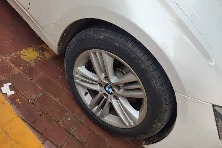 Used BMW 3 Series 2018 318i Right Front Wheel Hub