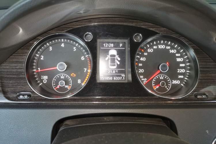 Used Volkswagen Magotan 2013 1.8TSI Prestige Model Instrument Cluster