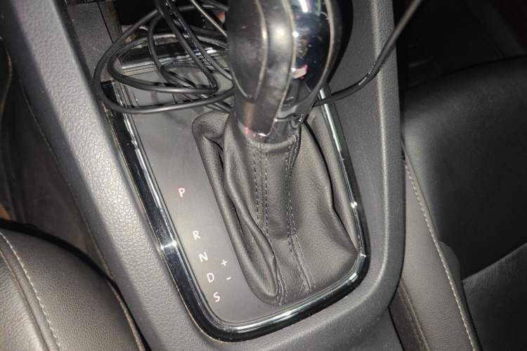 Used Volkswagen Sagitar 2015 1.6L Automatic Fashion Model
