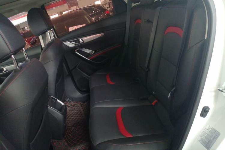 Used CHANGAN CS55 2018 1.5T Automatic Colorful Edition China V Standard
