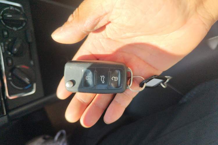 Used Volkswagen Santana 2015 Haval H6 1.6L Automatic Comfort Model
