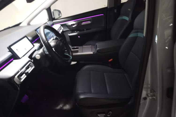 Used AION Y 2023 Plus 510 Tech Edition