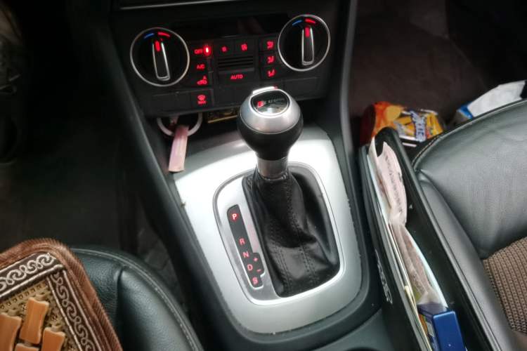 Used Audi Q3 2018 30th Anniversary Edition 30 TFSI Fashion Model Gear Lever