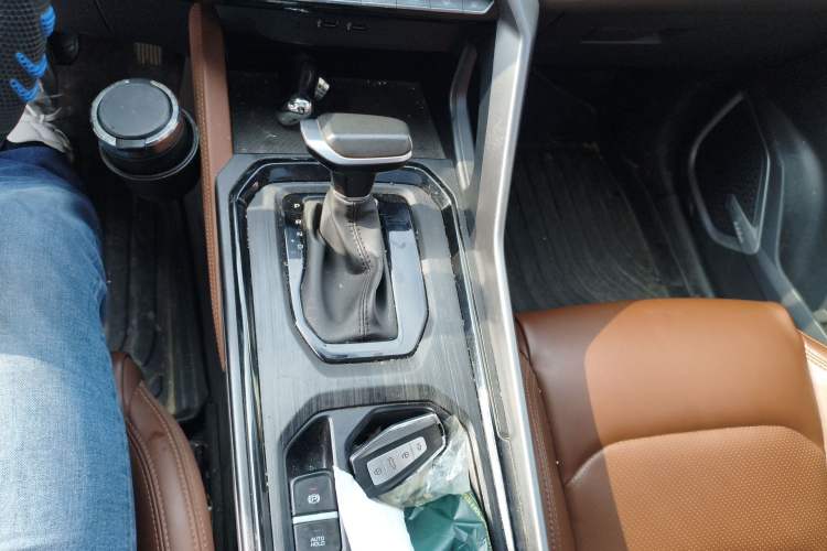 Used Geely Auto Vision X6 2021 PRO 1.4T Automatic Prestige Model