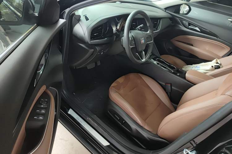 Used Buick Regal 2024 28T Luxury Edition Driver Seat