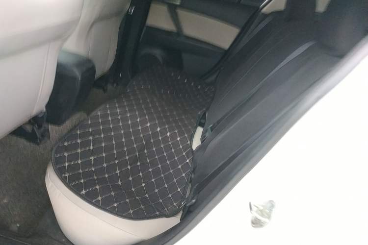 Used Mazda Mazda 3 2015 Sedan 1.6L Manual Comfort Model
