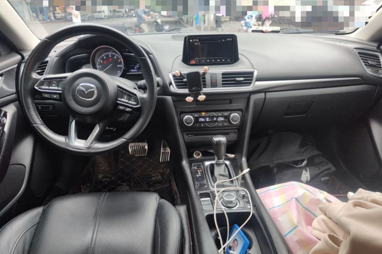 Used Mazda 3 Axela 2017 Hatchback 2.0L Automatic Sport Model China V Emission Standard Center Console