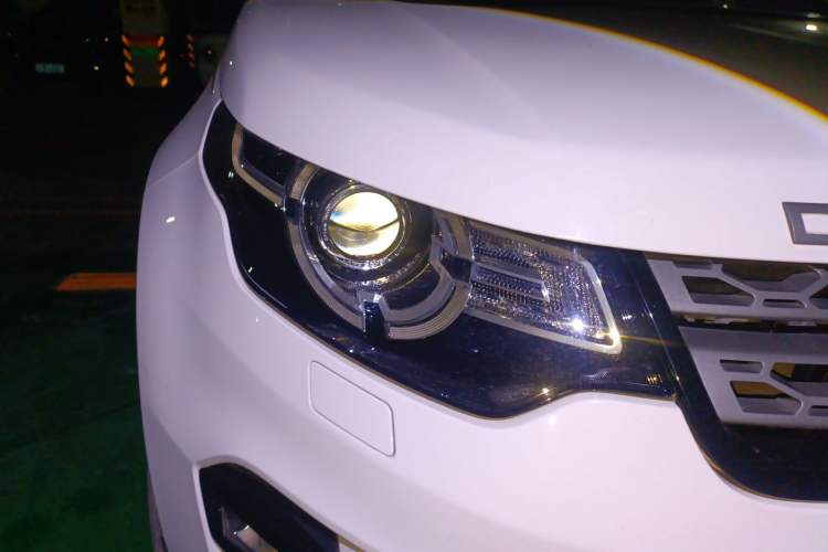 Used Land Rover Discovery Sport 2019 240 PS PURE Edition China V Standard Right Front Headlight