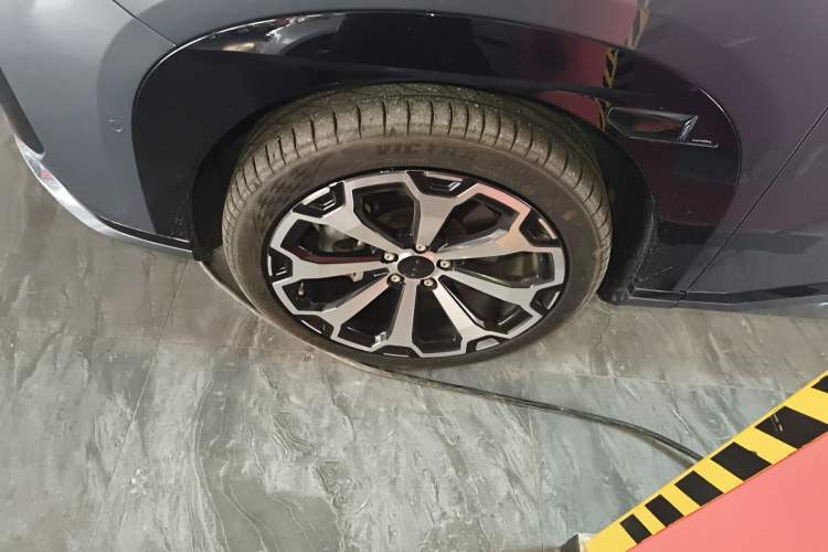 Used AION V 2024 Aion Tyrannosaurus 650 LiDAR Edition