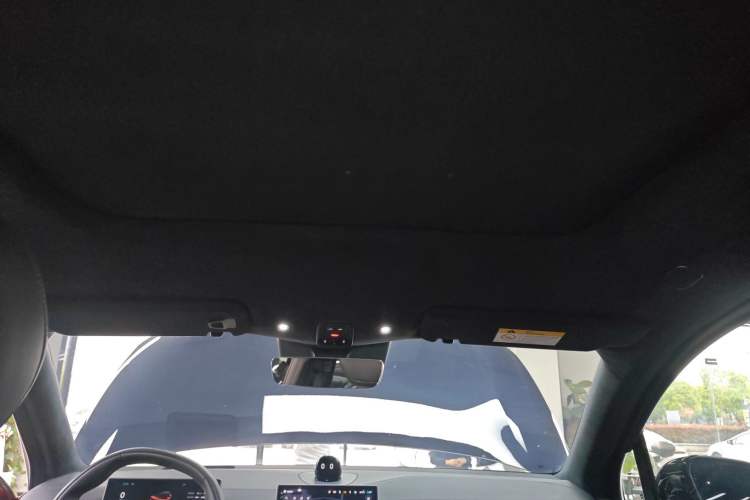 Used Nio ES6 2023 75 kWh Headliner