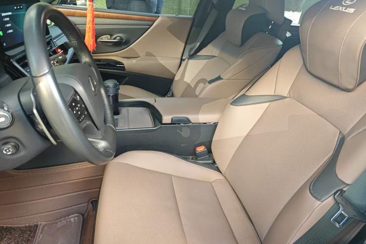 Used Lexus ES 2024 200 Premium Edition
