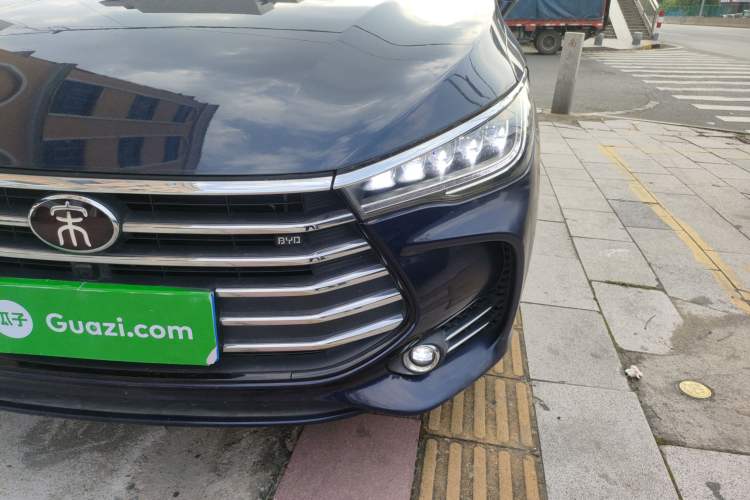 Used BYD Song MAX 2018 1.5T Automatic Smart Connect Elite Model with 6 Seats
