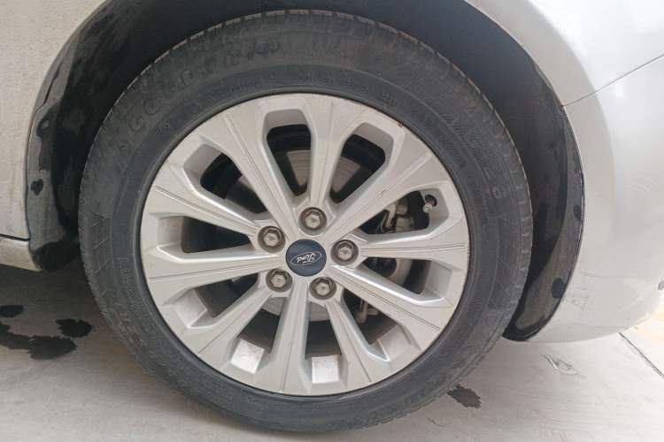 Used Ford Escort 2015 1.5L Manual Fashion Edition