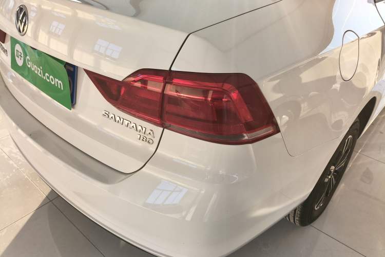 Used Volkswagen Santana 2016 1.6L Manual Fashion Edition Exterior 6