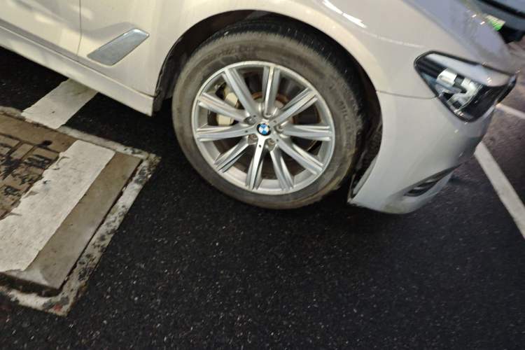 Used BMW 5 Series 2017 528Li xDrive Leading Model Right Front Wheel Hub