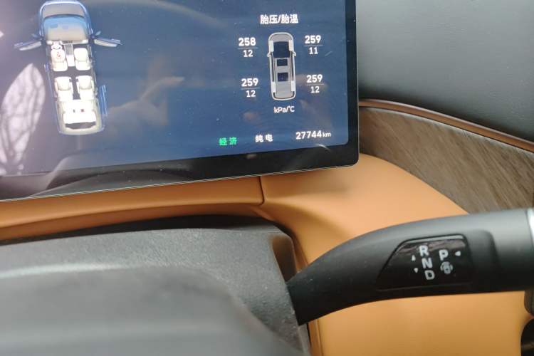 Used Wey Gaoshan 2025 Four-Wheel Drive Alpine 8
