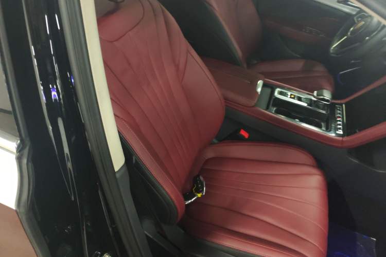 Used Hongqi H5 2024 1.5T DCT Smart Connect Flagship Edition Right Front Seat