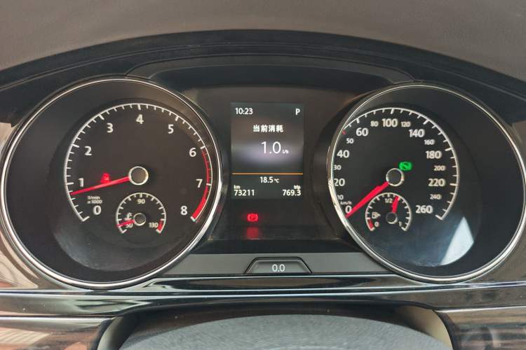 Used Volkswagen Lamando 2015 330TSI DSG Luxury Edition Instrument Cluster