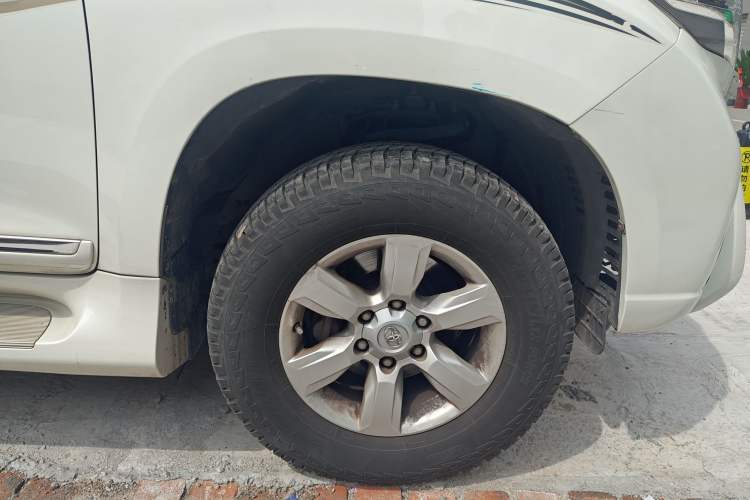 Used Toyota Prado 2014 2.7L Middle East Version Parallel Import Right Front Wheel Hub