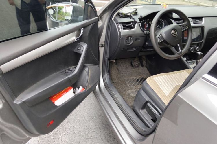 Used Skoda Octavia 2019 1.5L Automatic SmartDrive Comfort Edition China VI Standard Driver Seat