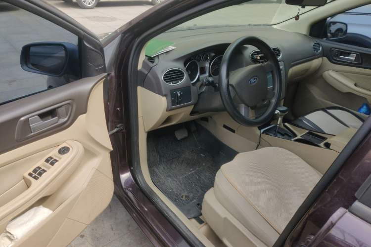 Used Ford Focus 2012 Sedan Classic 1.8L Automatic Base Model
