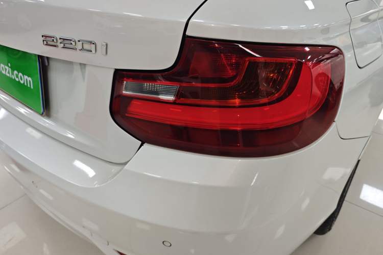 Used BMW 2 Series 2015 220i Convertible Coupe Leading Model
