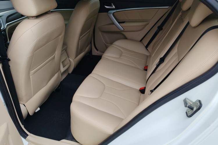 Used Geely Auto Emgrand 2017 Sedan Million Edition 1.5L Manual Luxury Model